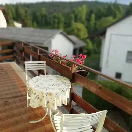 Apartmaji Karbic Postojna Exterior foto