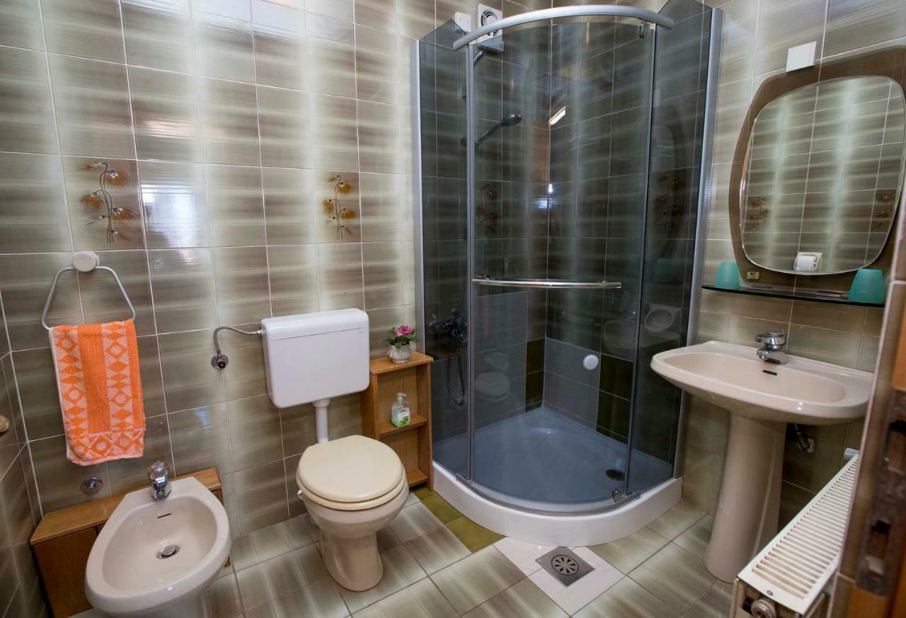 Apartment Apartmaji Karbic *
